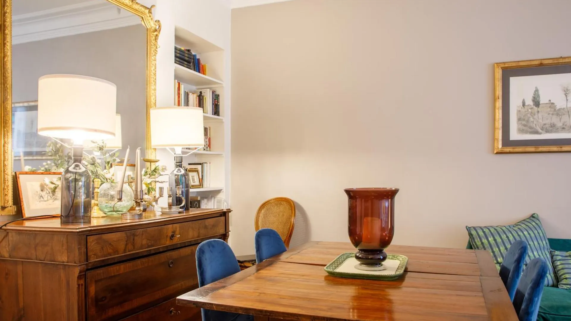 Stylishly Decorated 2bd Montmatre! Paris