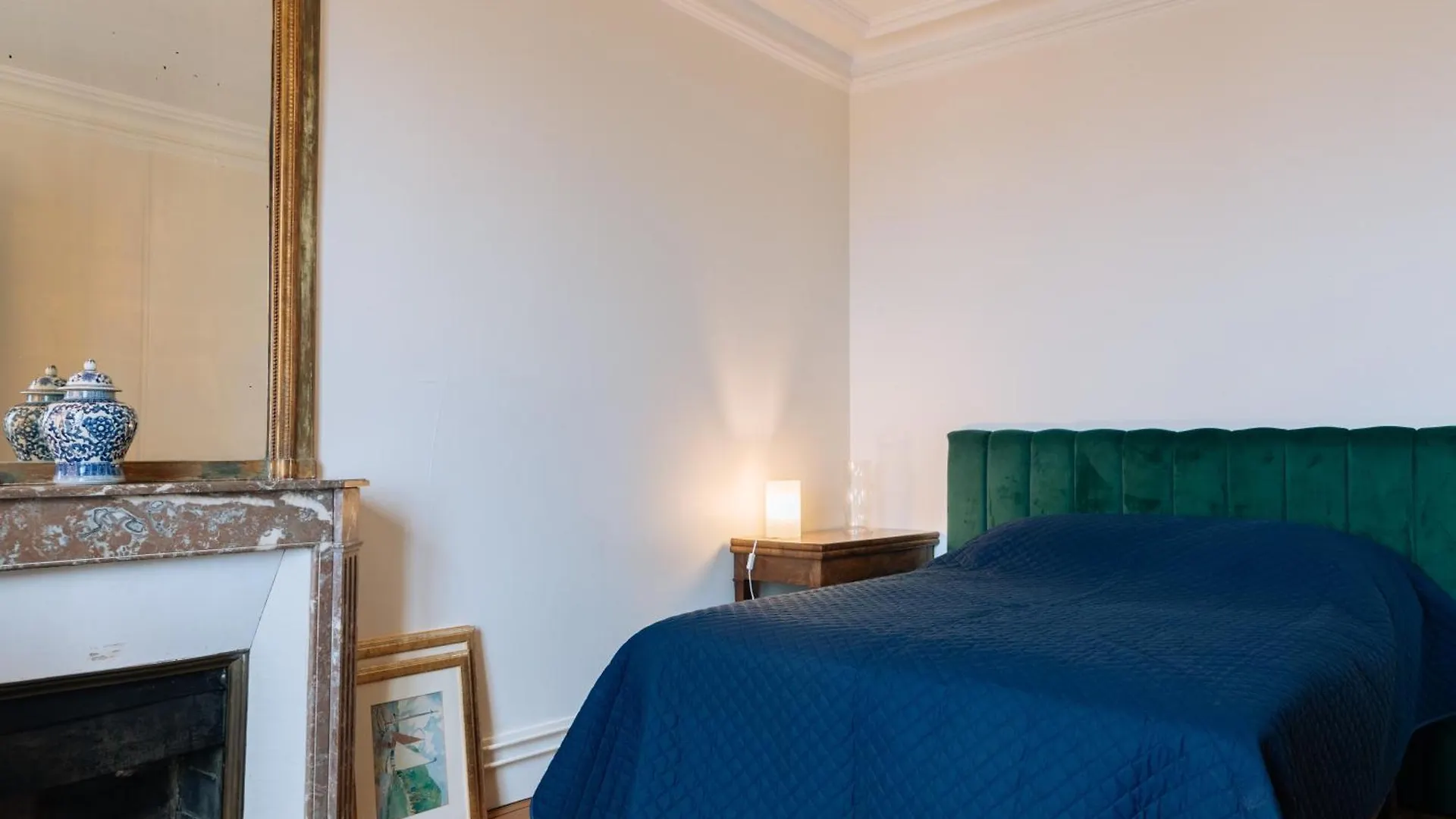 Stylishly Decorated 2bd Montmatre! Apartment Paris