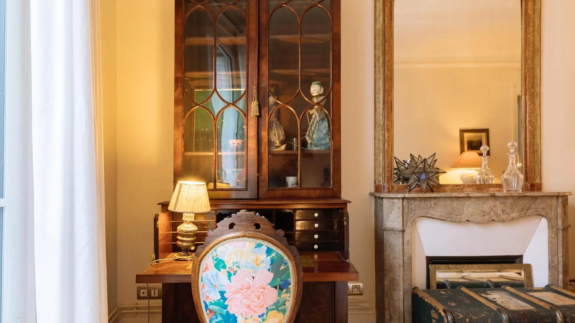 Stylishly Decorated 2bd Montmatre! * Paris