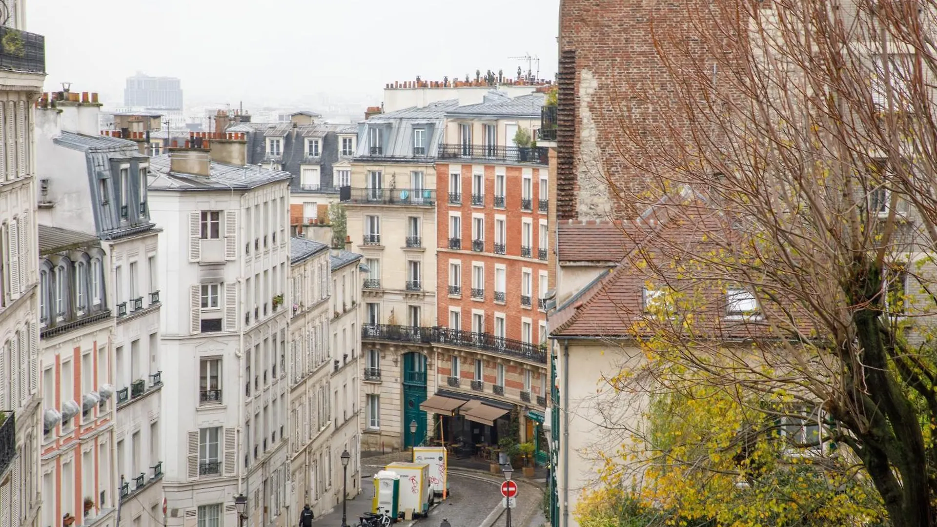 Stylishly Decorated 2bd Montmatre! * Paris